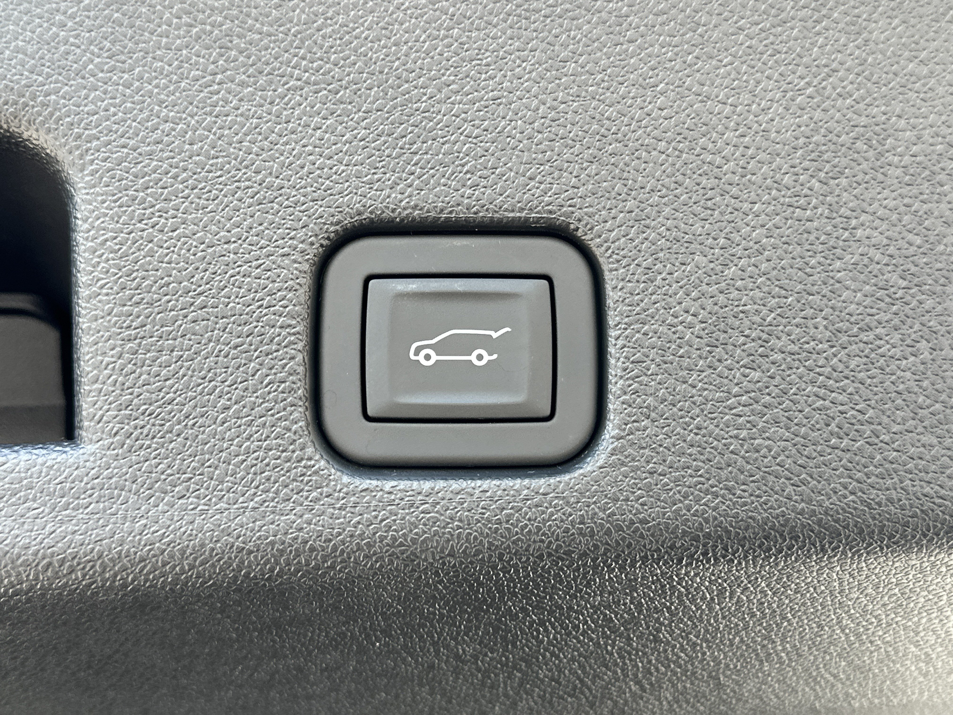 Used 2025 GMC Acadia Denali w/ Super Cruise Package FWD image 15