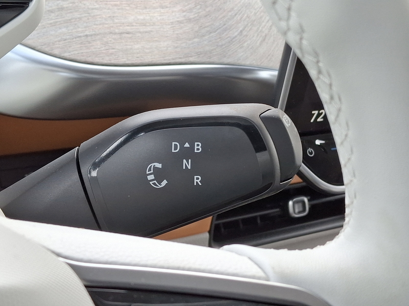 New 2025 Volkswagen ID. Buzz 1st Edition image 12