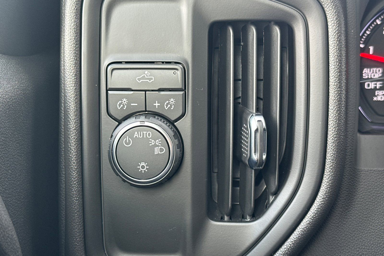 Used 2026 Chevrolet Silverado 1500 Custom w/ Turbomax Blackout Package image 39