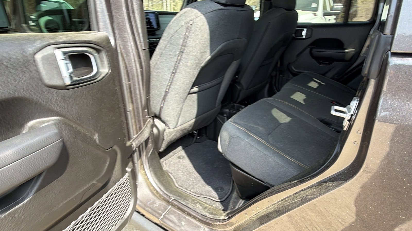 Used 2025 Jeep Gladiator Sport image 23