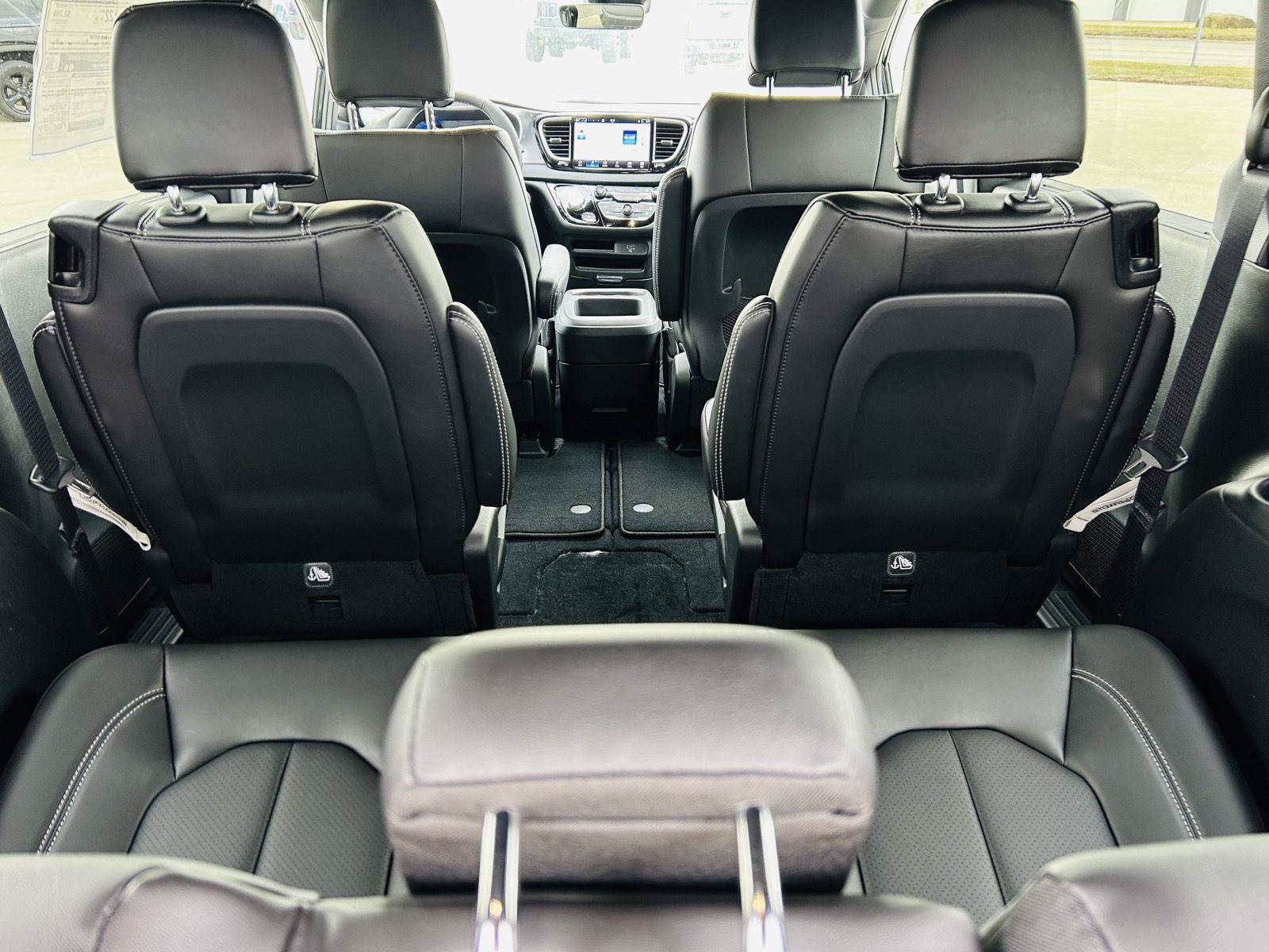 New 2026 Chrysler Voyager LX FWD image 29