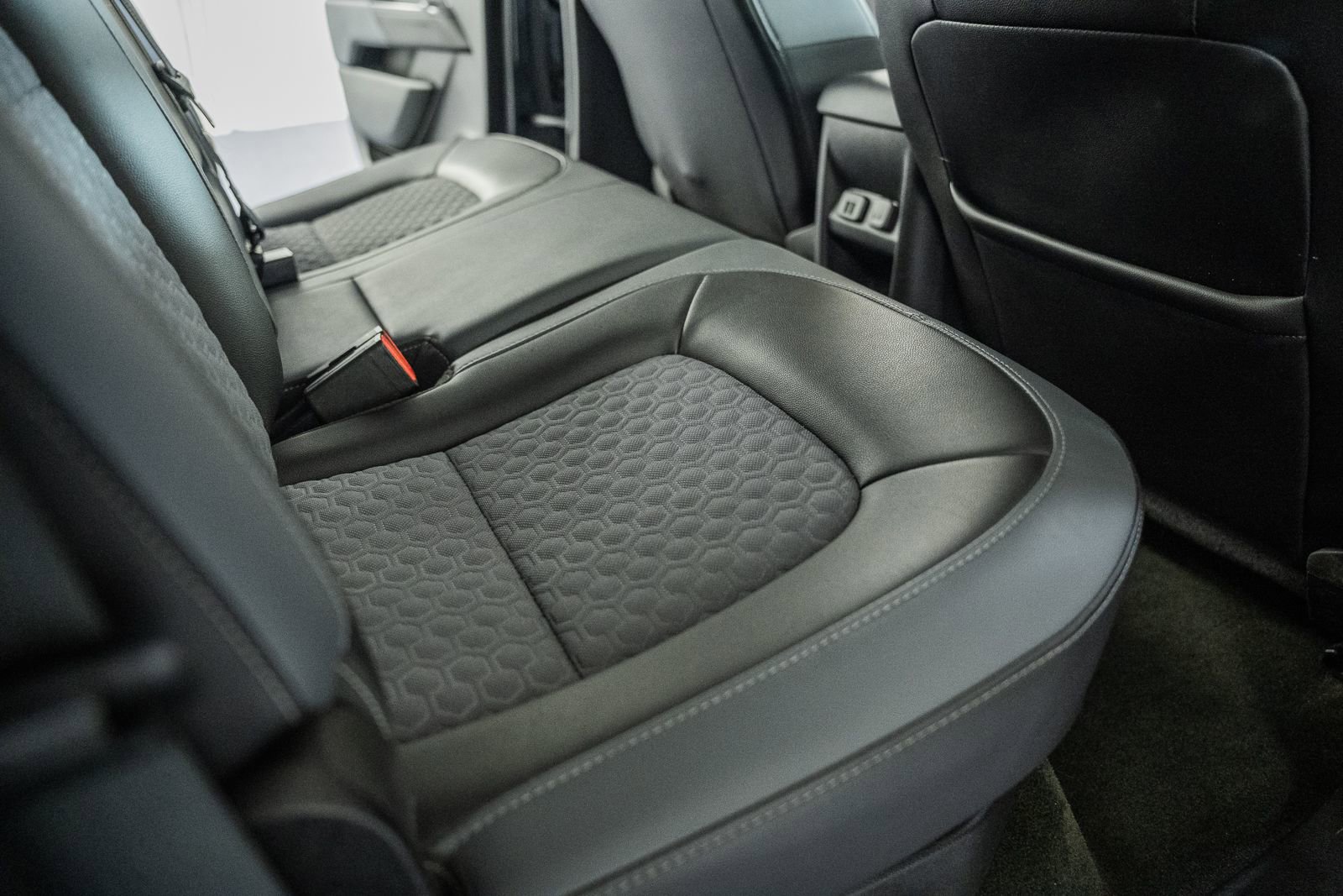 Used 2015 Chevrolet Colorado Z71 image 37