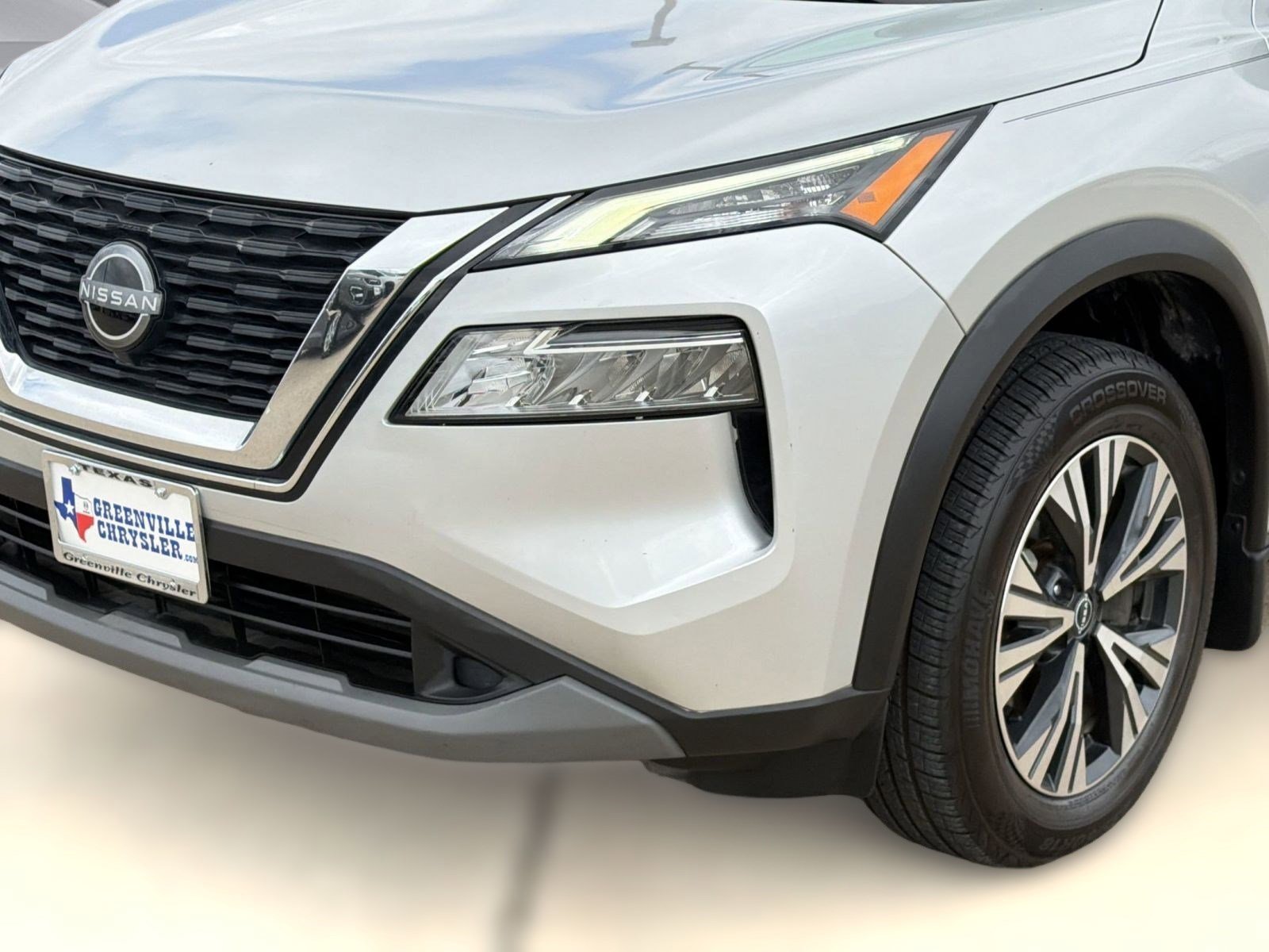 Used 2023 Nissan Rogue SV image 11