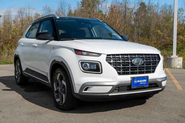 Used 2022 Hyundai Venue Limited image 4