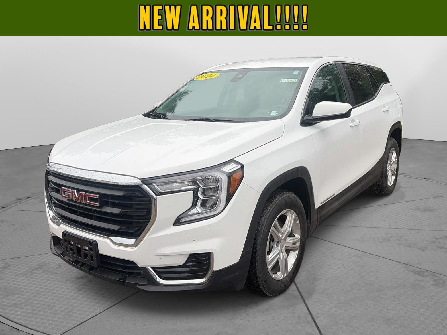 Used 2024 GMC Terrain SLE AWD/4WD image 1