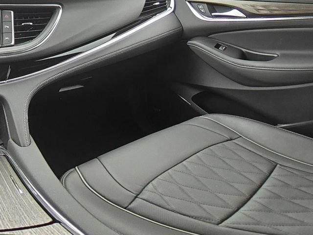 Used 2023 Buick Enclave Avenir w/ Avenir Technology Package AWD/4WD image 29