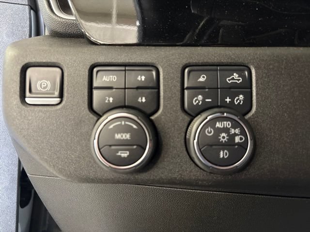Used 2023 Chevrolet Silverado 1500 High Country w/ LPO, Dark Essentials Package AWD/4WD image 18