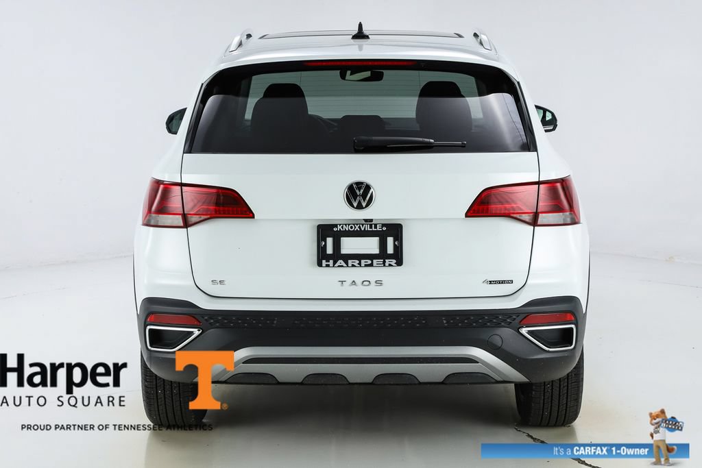 Used 2024 Volkswagen Taos SE w/ Panoramic Sunroof Package AWD/4WD image 8