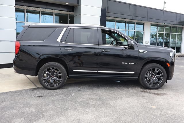 Used 2024 GMC Yukon Denali w/ Advanced Technology Package AWD/4WD image 10