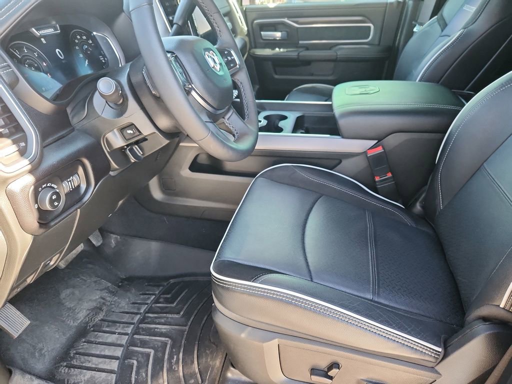 Used 2025 RAM 3500 Laramie w/ Sport Appearance Package AWD/4WD image 7