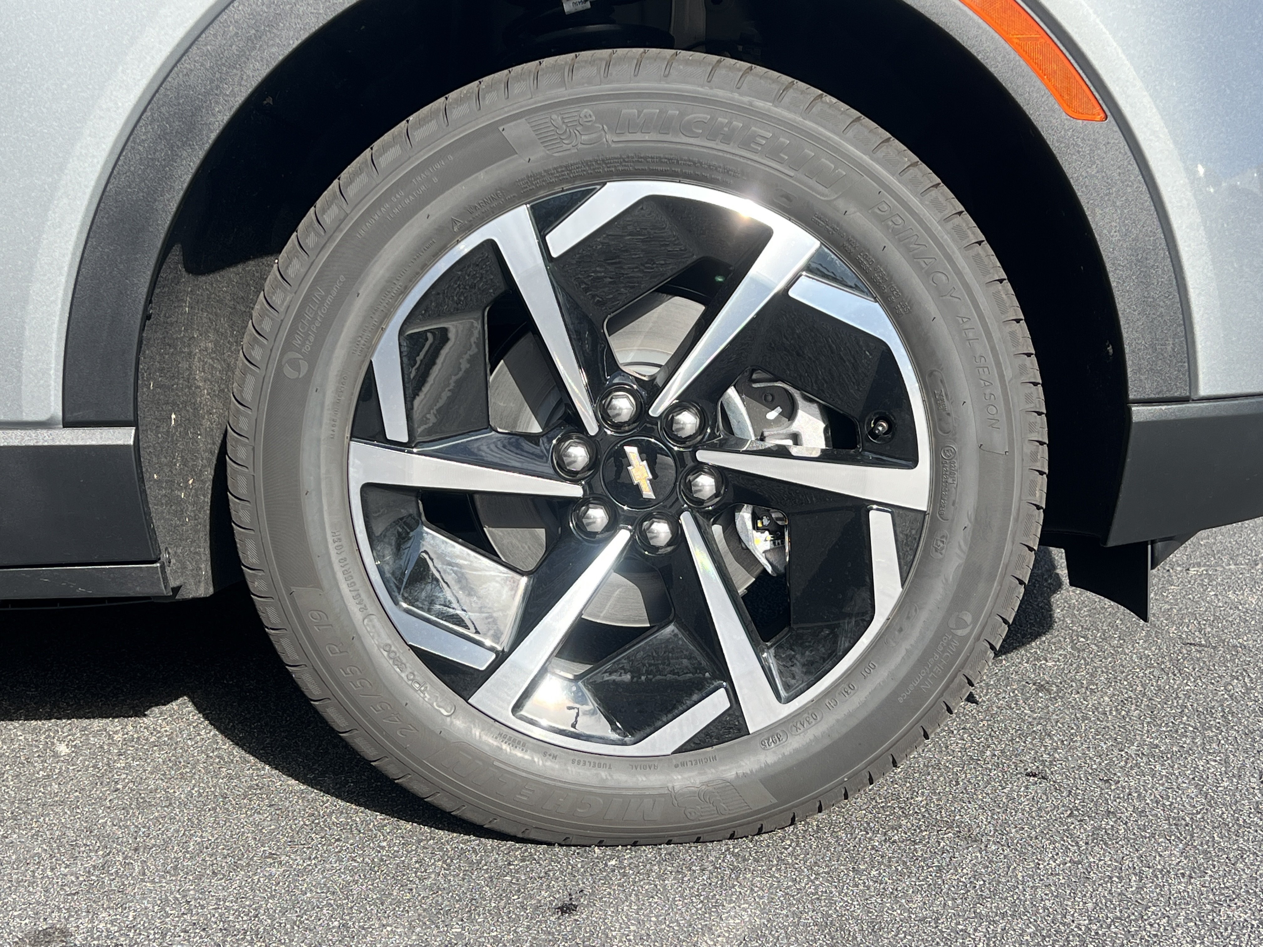 New 2026 Chevrolet Equinox EV LT AWD/4WD image 38