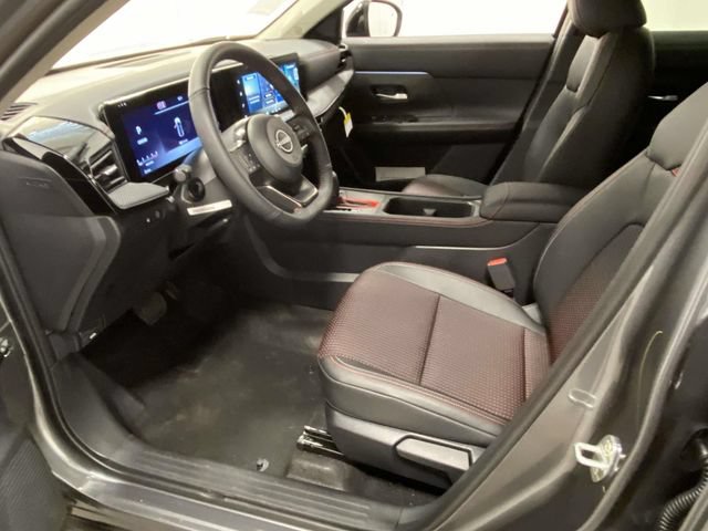 New 2026 Nissan Kicks SR w/ Cold Weather Package FWD image 11