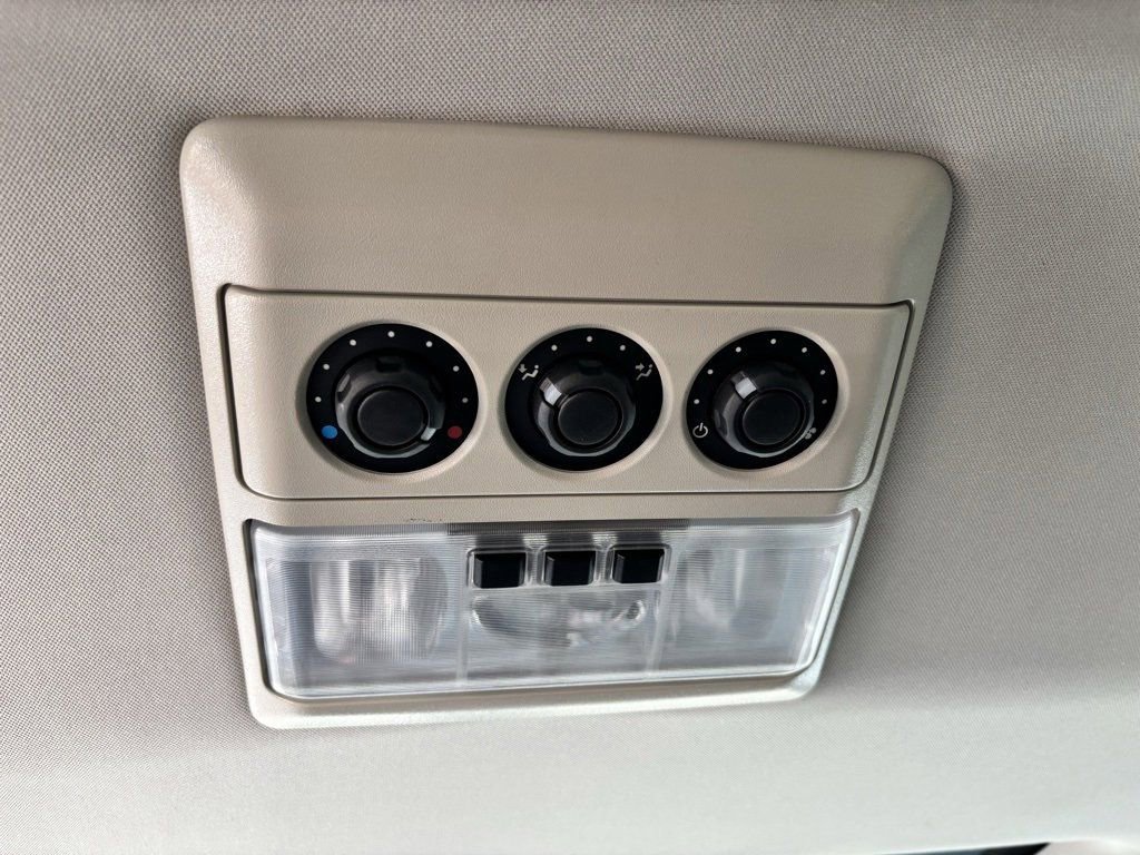 Used 2015 Land Rover LR4 HSE LUX image 20