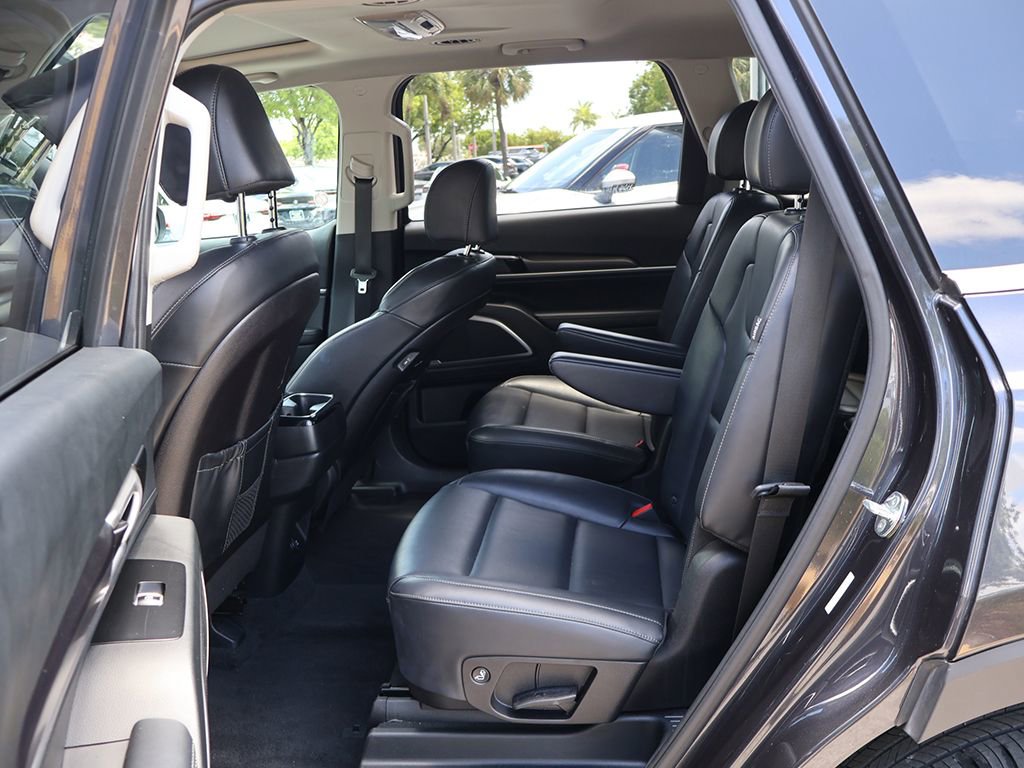 Used 2025 Kia Telluride S FWD image 18