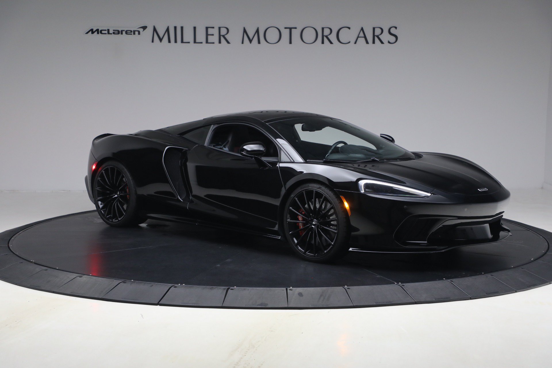 Used 2023 McLaren GT RWD image 10