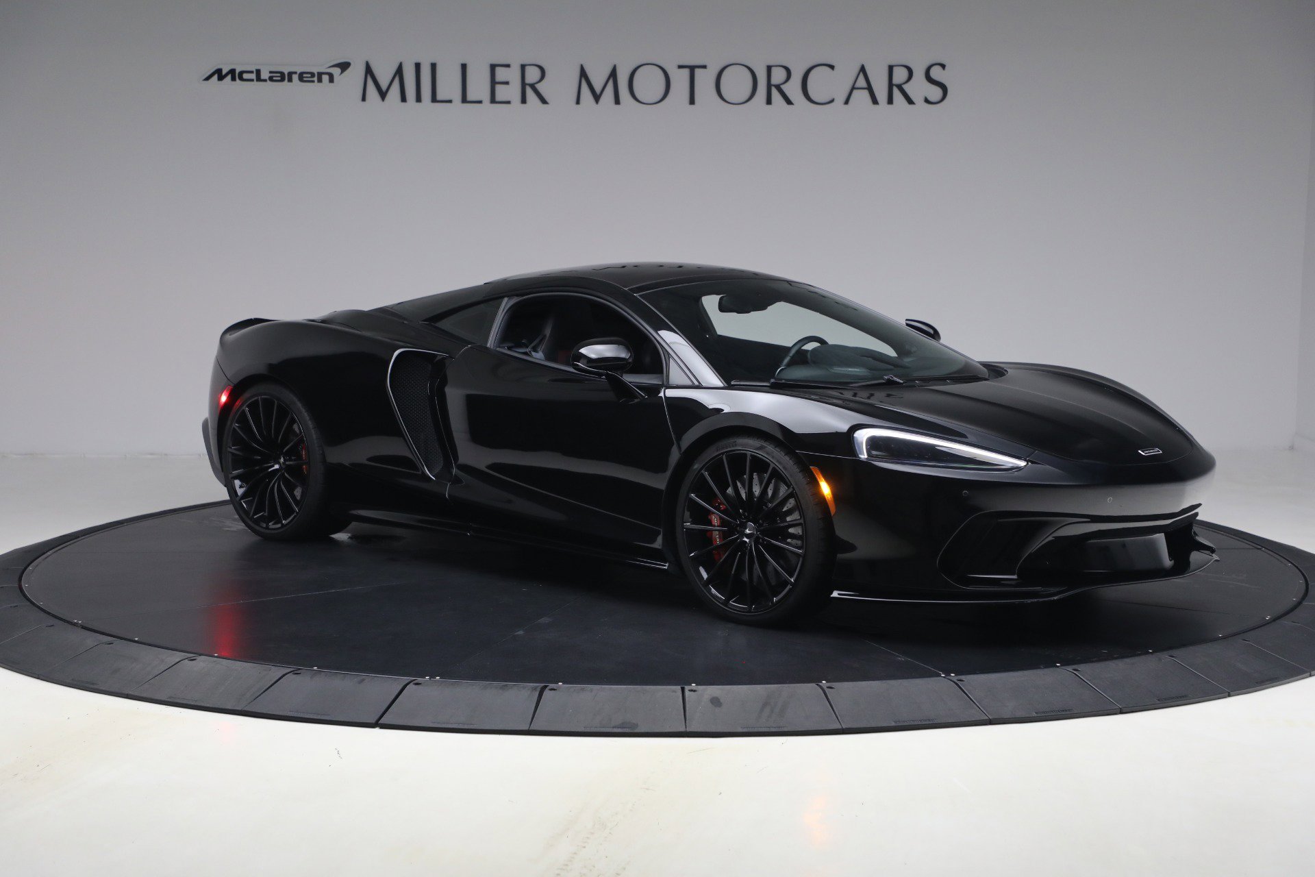 Used 2023 McLaren GT RWD image 10