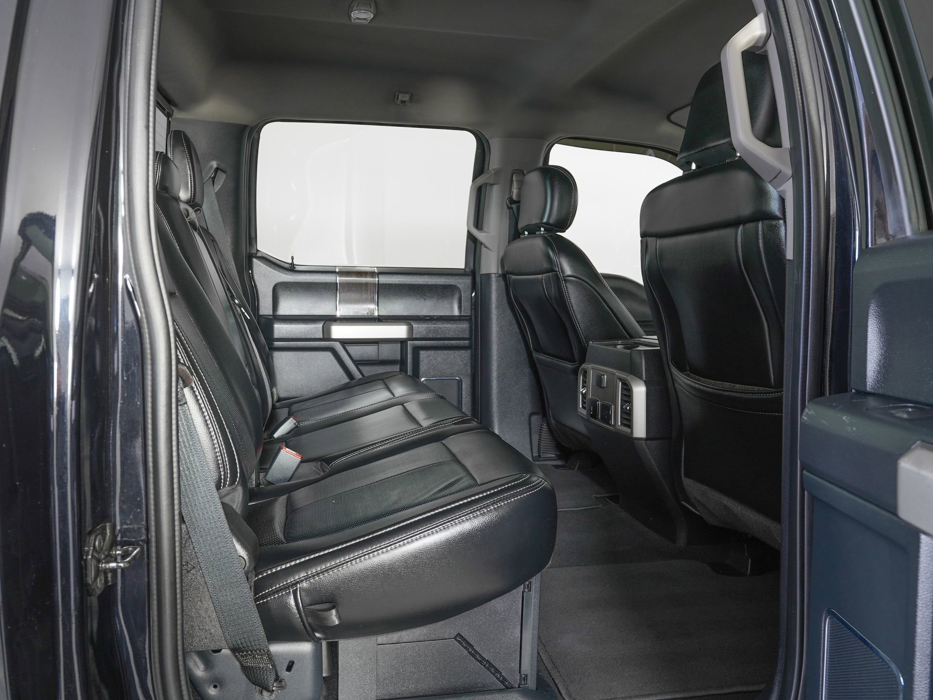 Used 2020 Ford F350 Lariat image 12