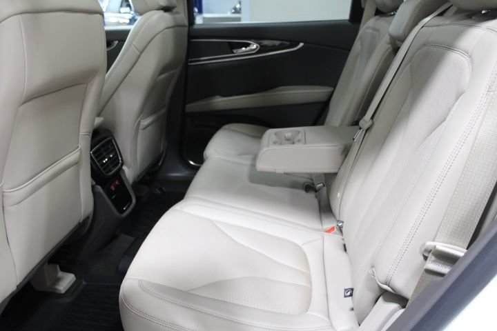 Used 2022 Lincoln Nautilus Reserve AWD/4WD image 54
