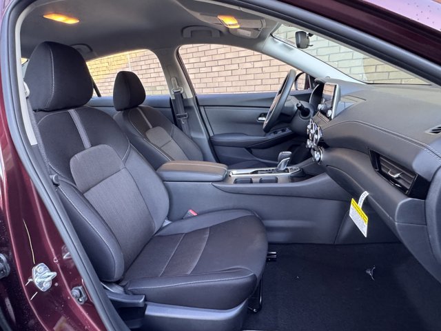 New 2025 Nissan Sentra SV w/ Trunk Package FWD image 8