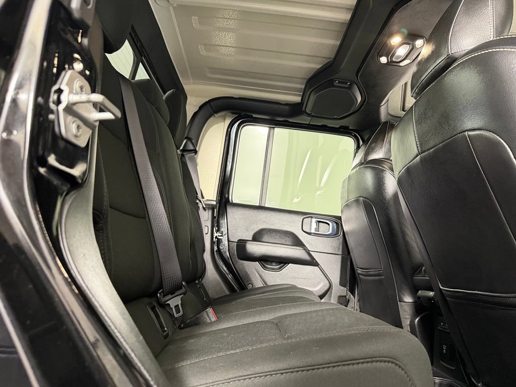 Used 2022 Jeep Gladiator Overland AWD/4WD image 28
