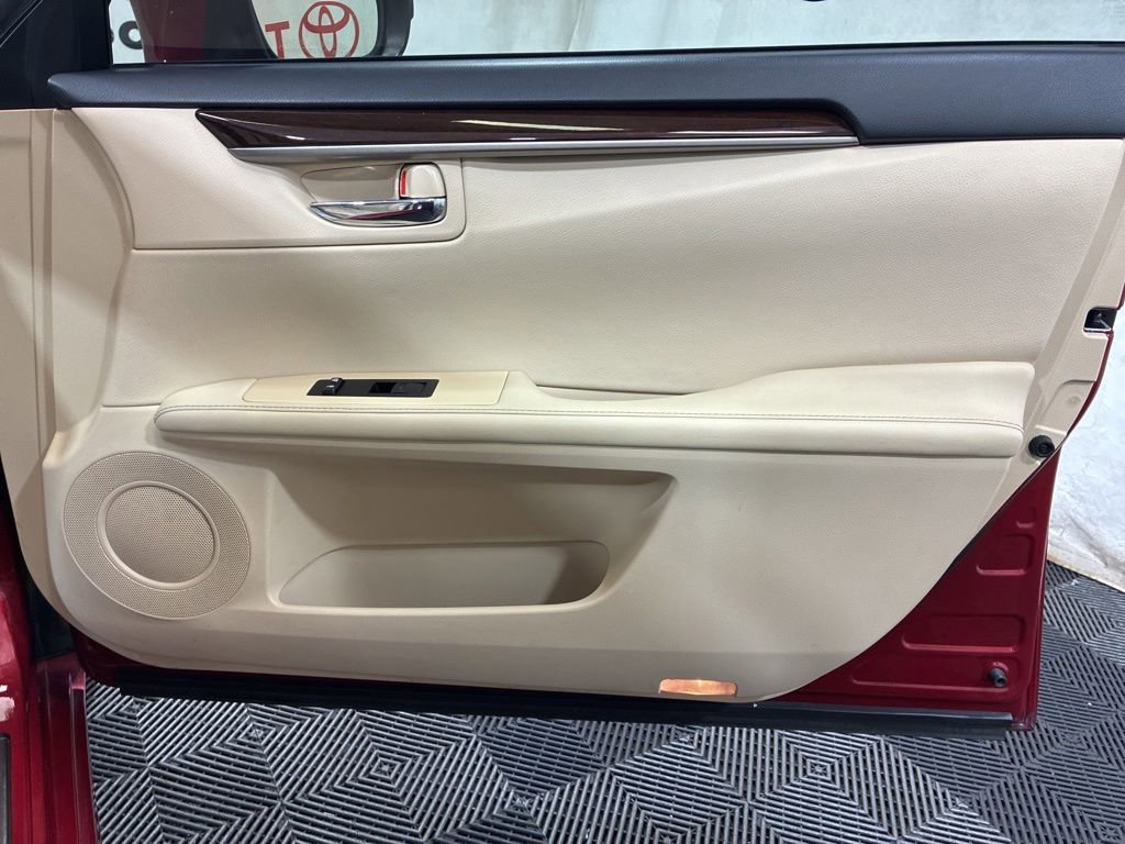 Used 2013 Lexus ES 350 w/ Premium Pkg FWD image 11