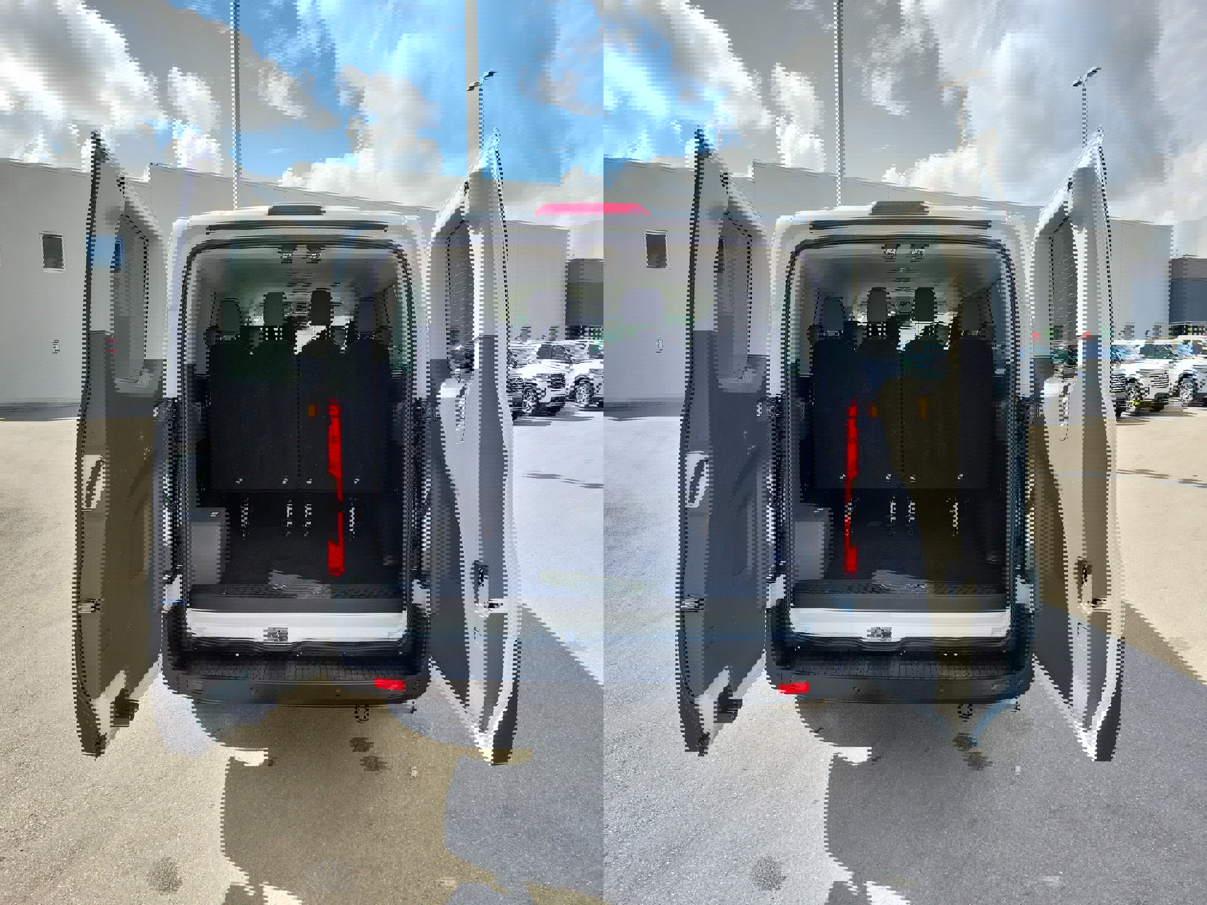 Used 2023 Ford Transit 350 XLT image 15