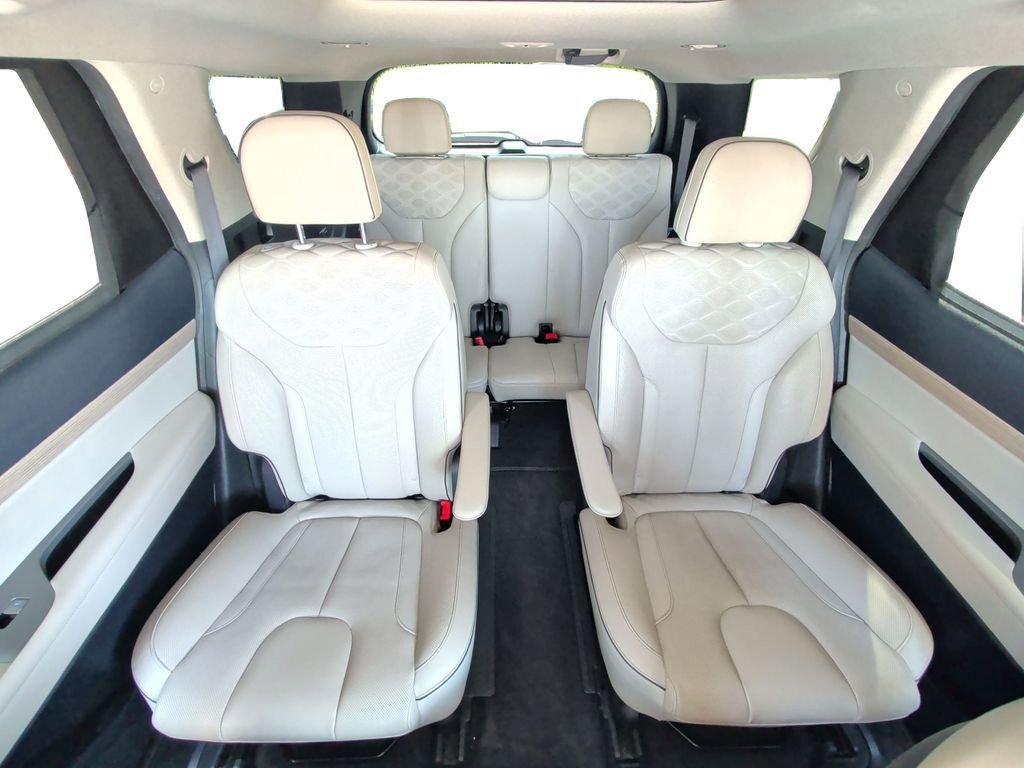 Used 2021 Hyundai Palisade Limited w/ Winter Package AWD/4WD image 15