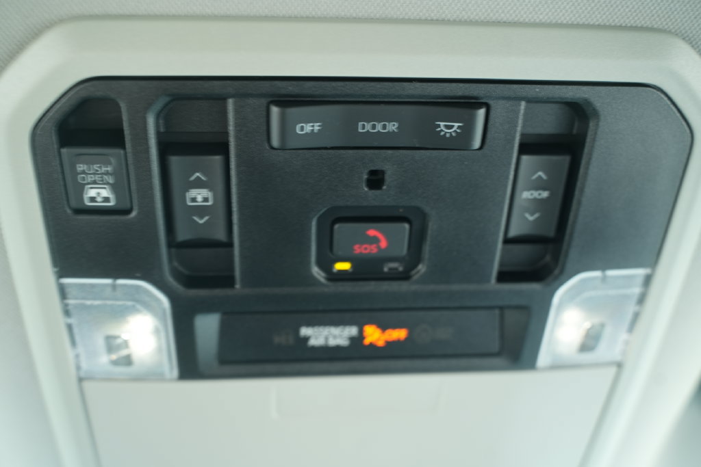 Used 2024 Toyota Tundra Limited w/ Power Package RWD image 38