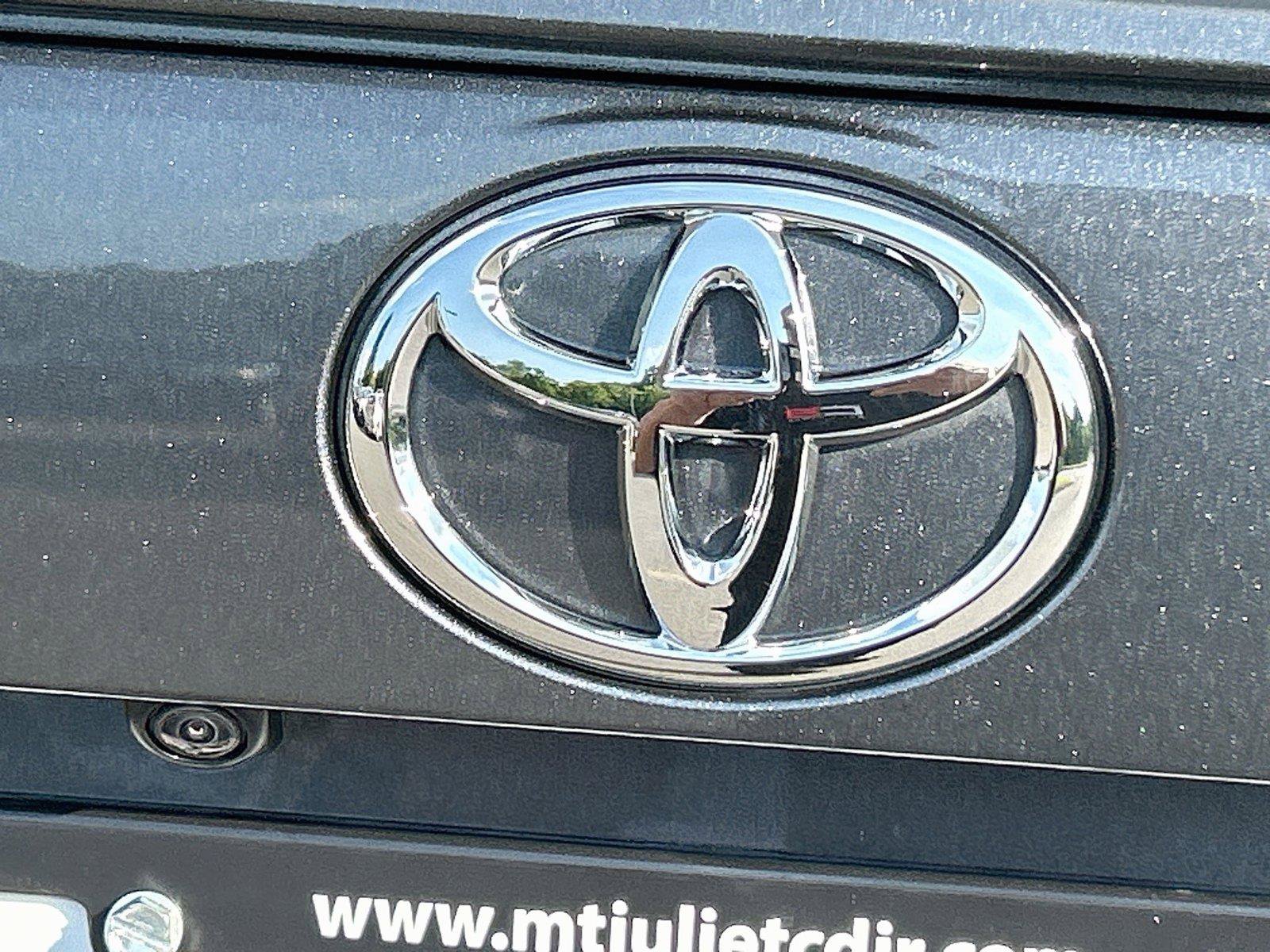 Used 2025 Toyota RAV4 XLE FWD image 12
