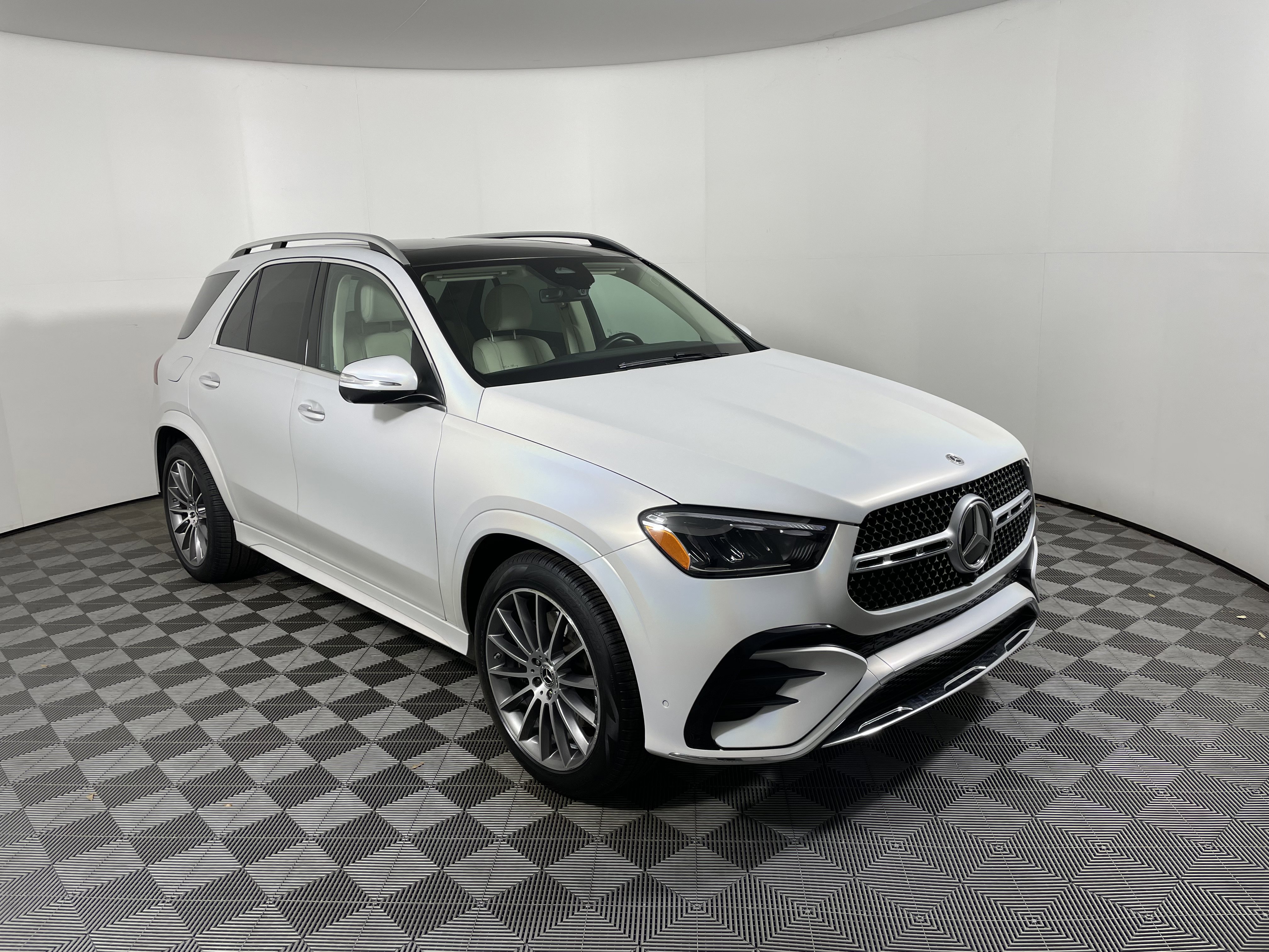 Certified 2024 Mercedes-Benz GLE 450 4MATIC image 7