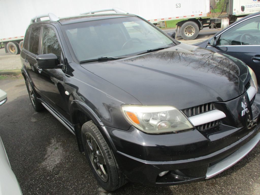 Used 2006 Mitsubishi Outlander SE image 3