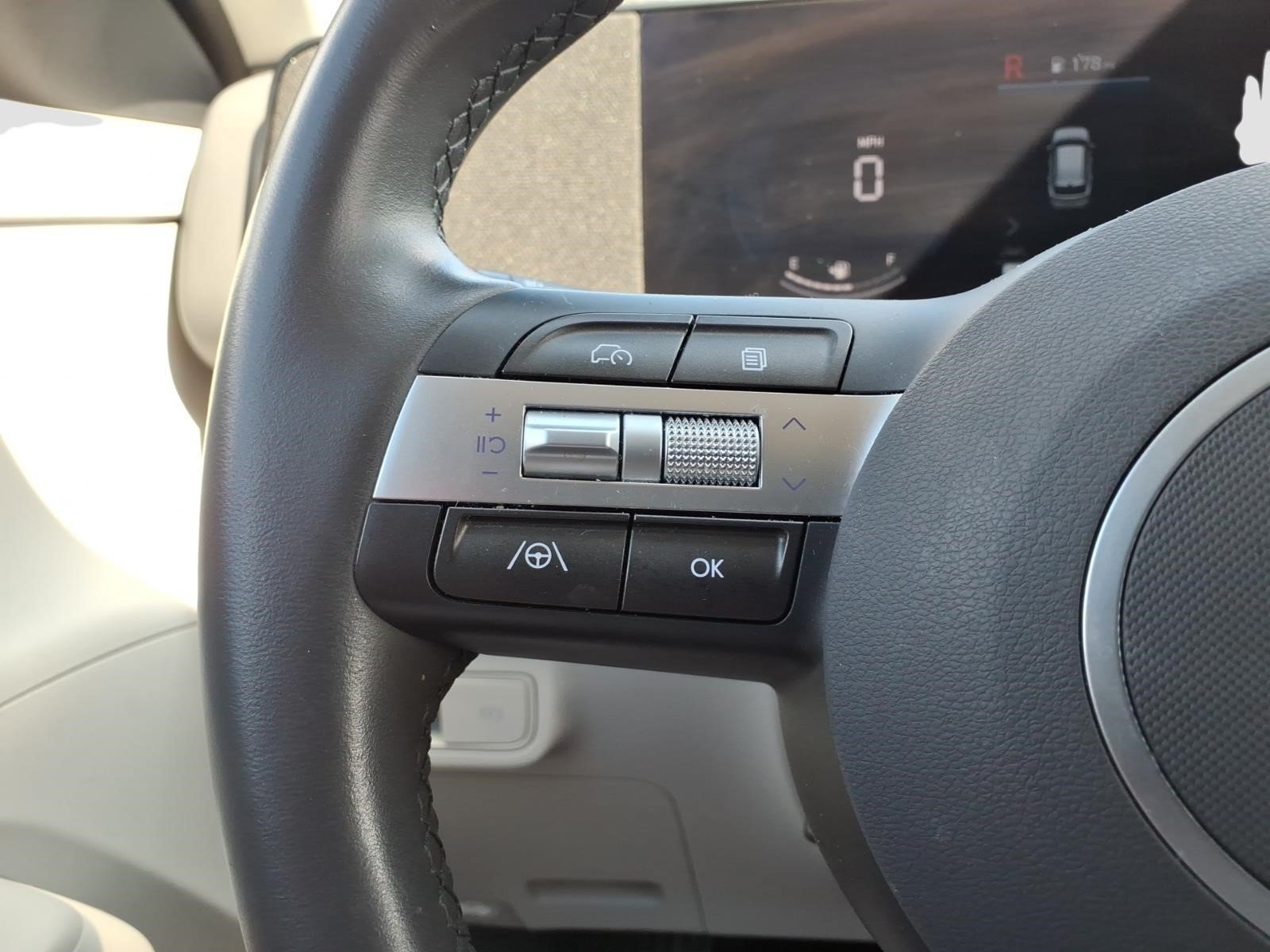 Used 2025 Hyundai Kona SEL AWD/4WD image 23