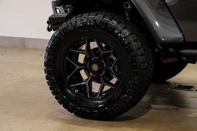 Used 2025 Jeep Gladiator Sport image 9