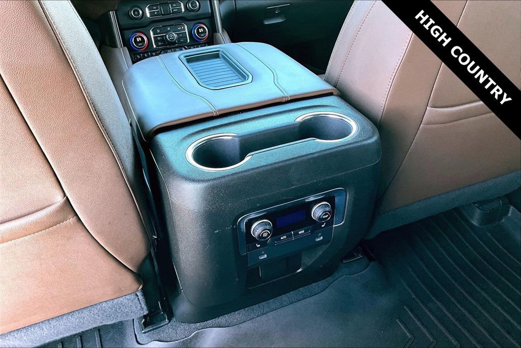 Used 2022 Chevrolet Suburban High Country AWD/4WD image 10