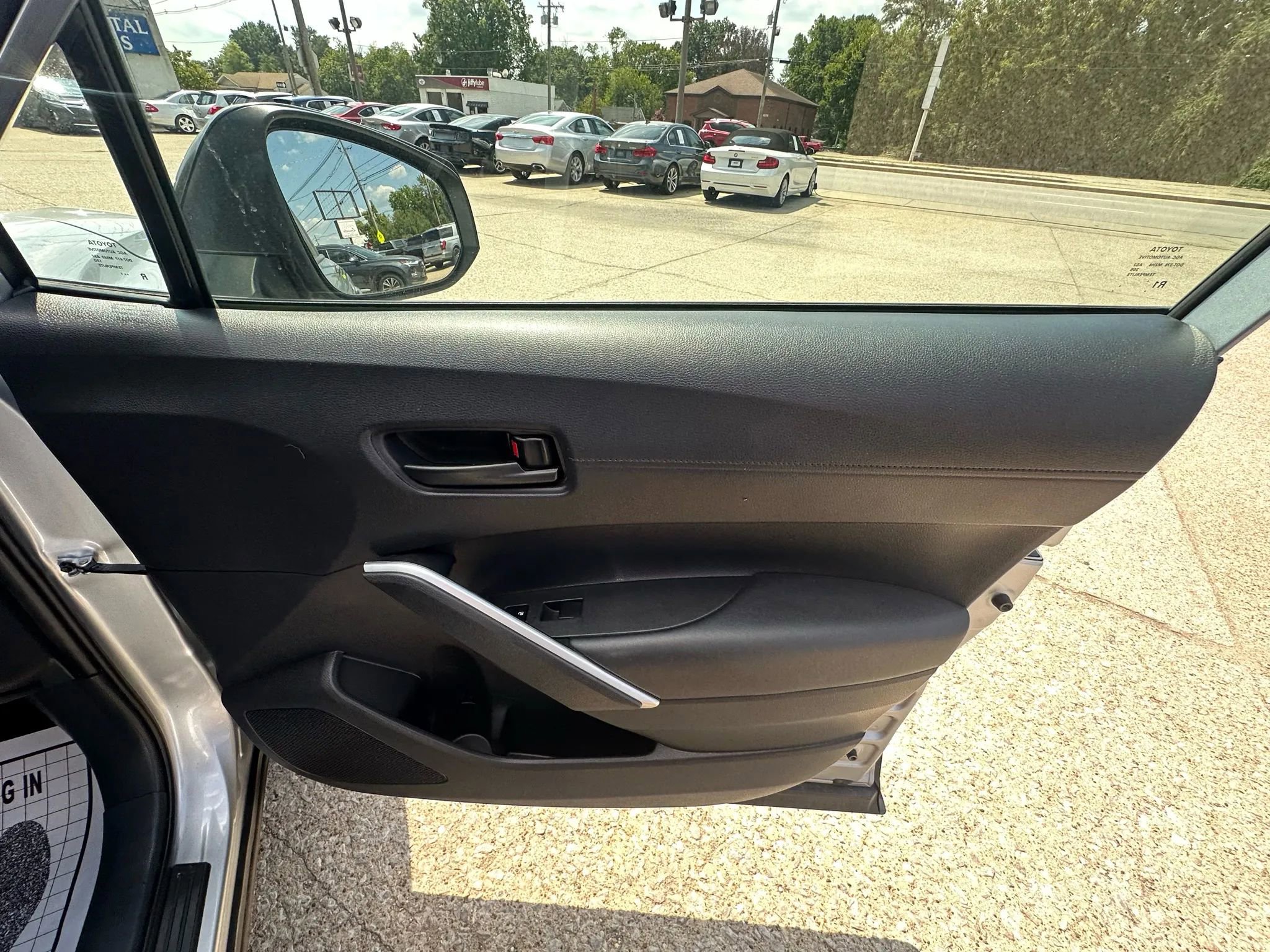 Used 2022 Toyota Corolla Cross LE image 14