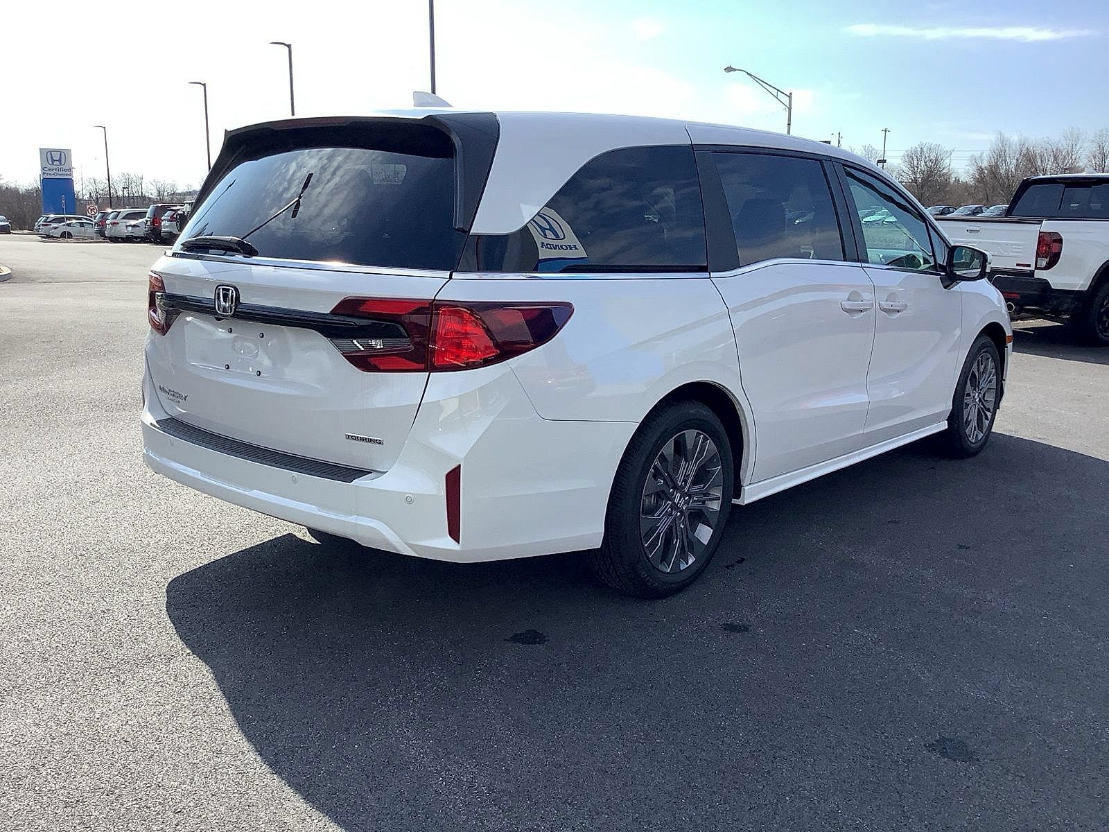 New 2026 Honda Odyssey Touring image 6