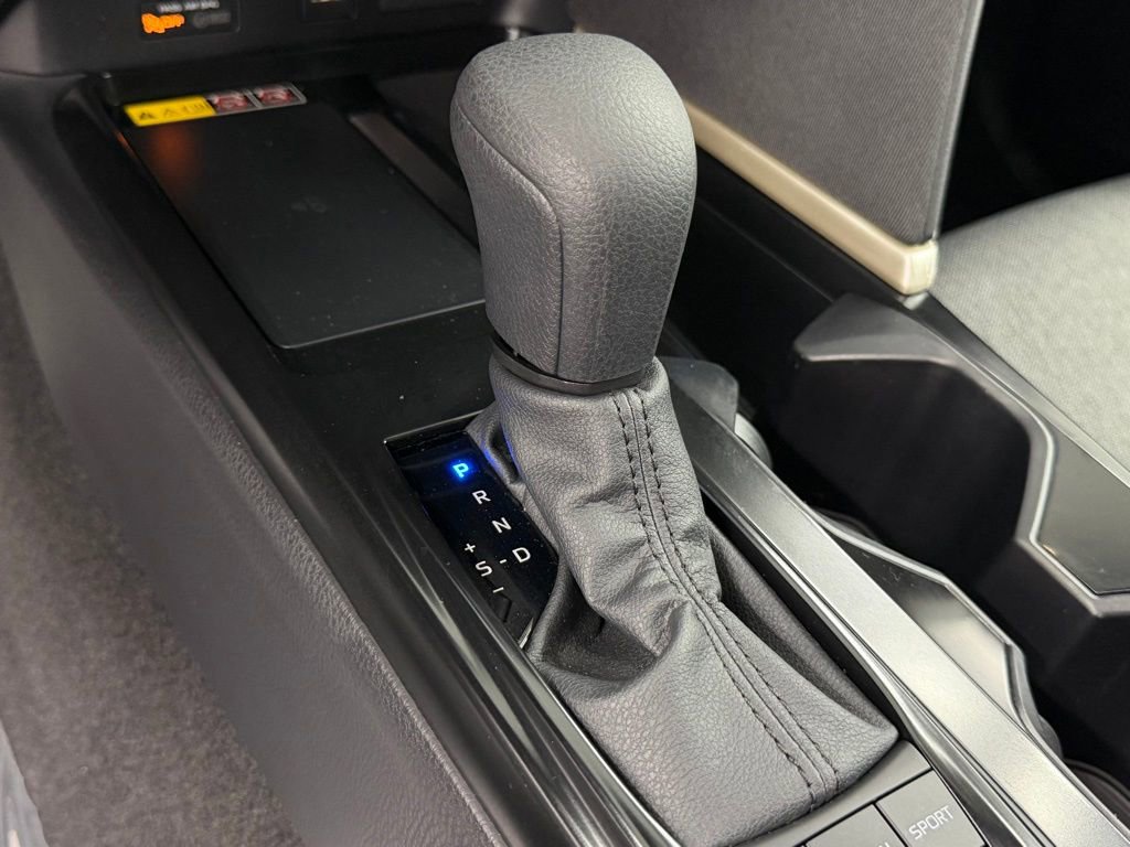 Used 2026 Toyota Camry LE FWD image 28