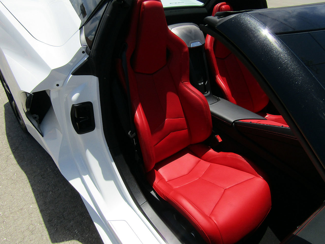 Used 2024 Chevrolet Corvette Stingray Preferred Conv w/ Z51 Performance Package RWD image 12