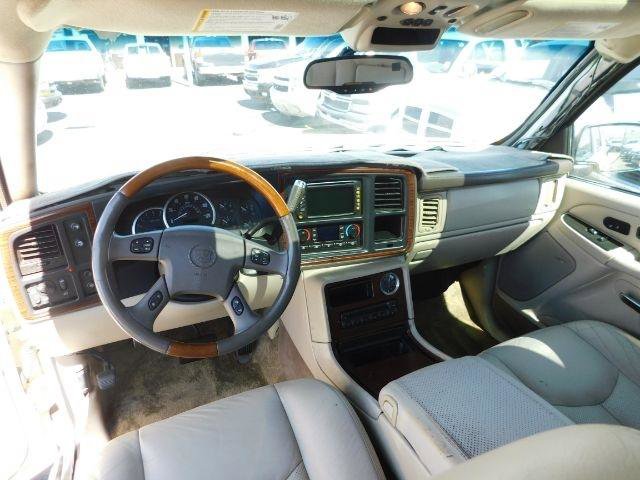 Used 2003 Cadillac Escalade EXT w/ Marketing Vehicle Package image 14
