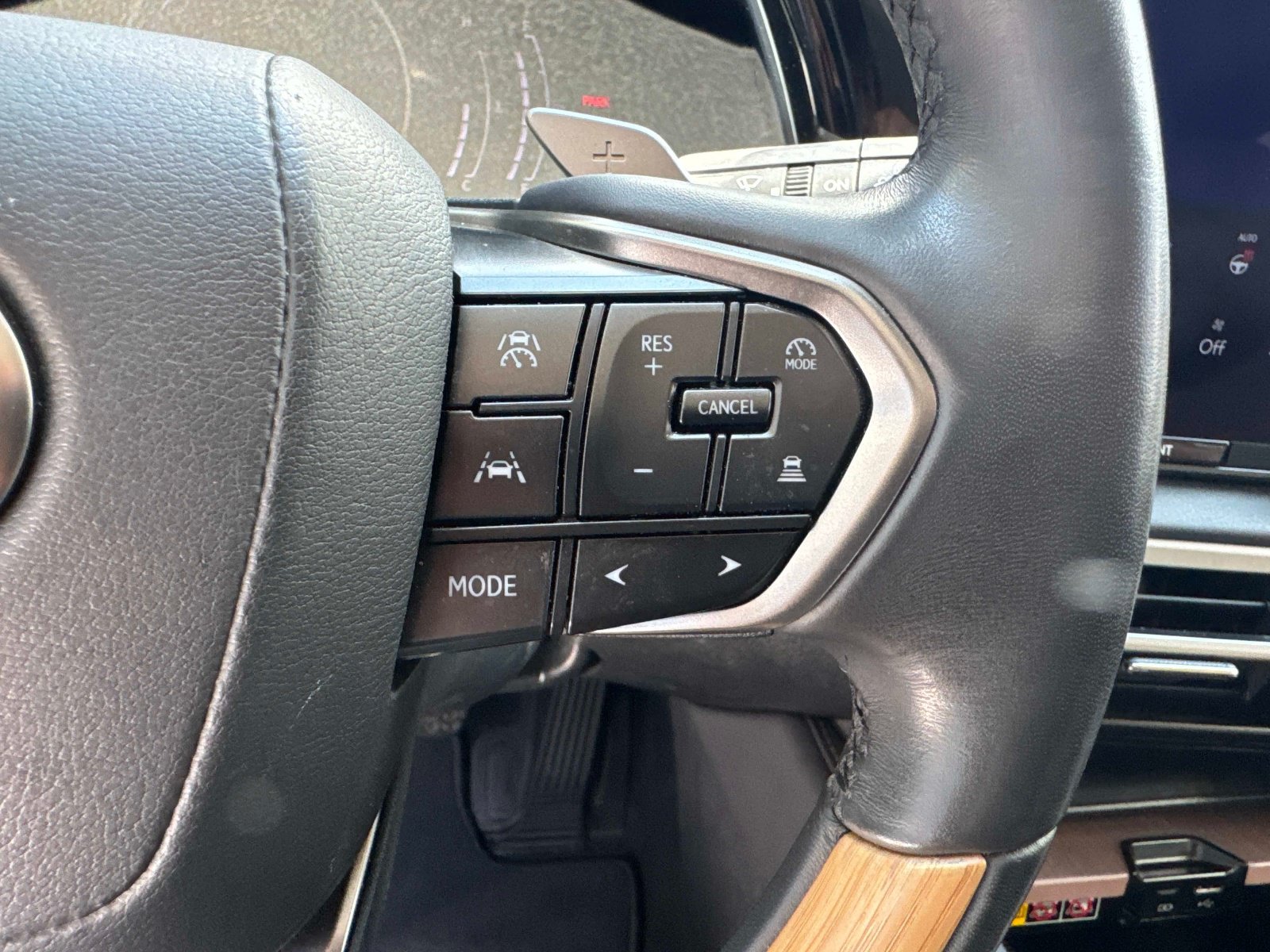 Used 2024 Lexus RX 350h w/ Accessory Package (Z1) AWD/4WD image 30