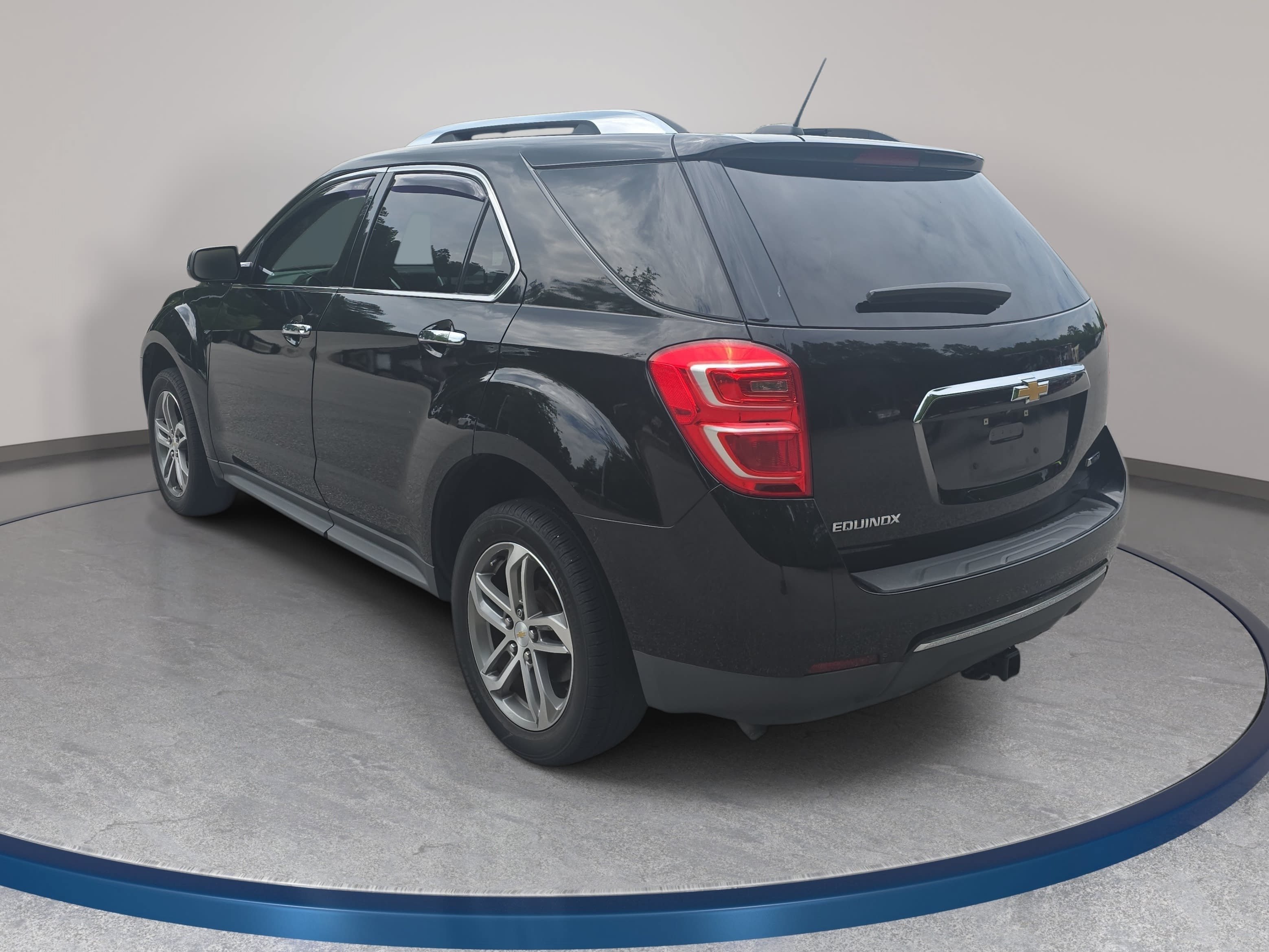 Used 2017 Chevrolet Equinox Premier w/ Enhanced Convenience Package FWD image 7