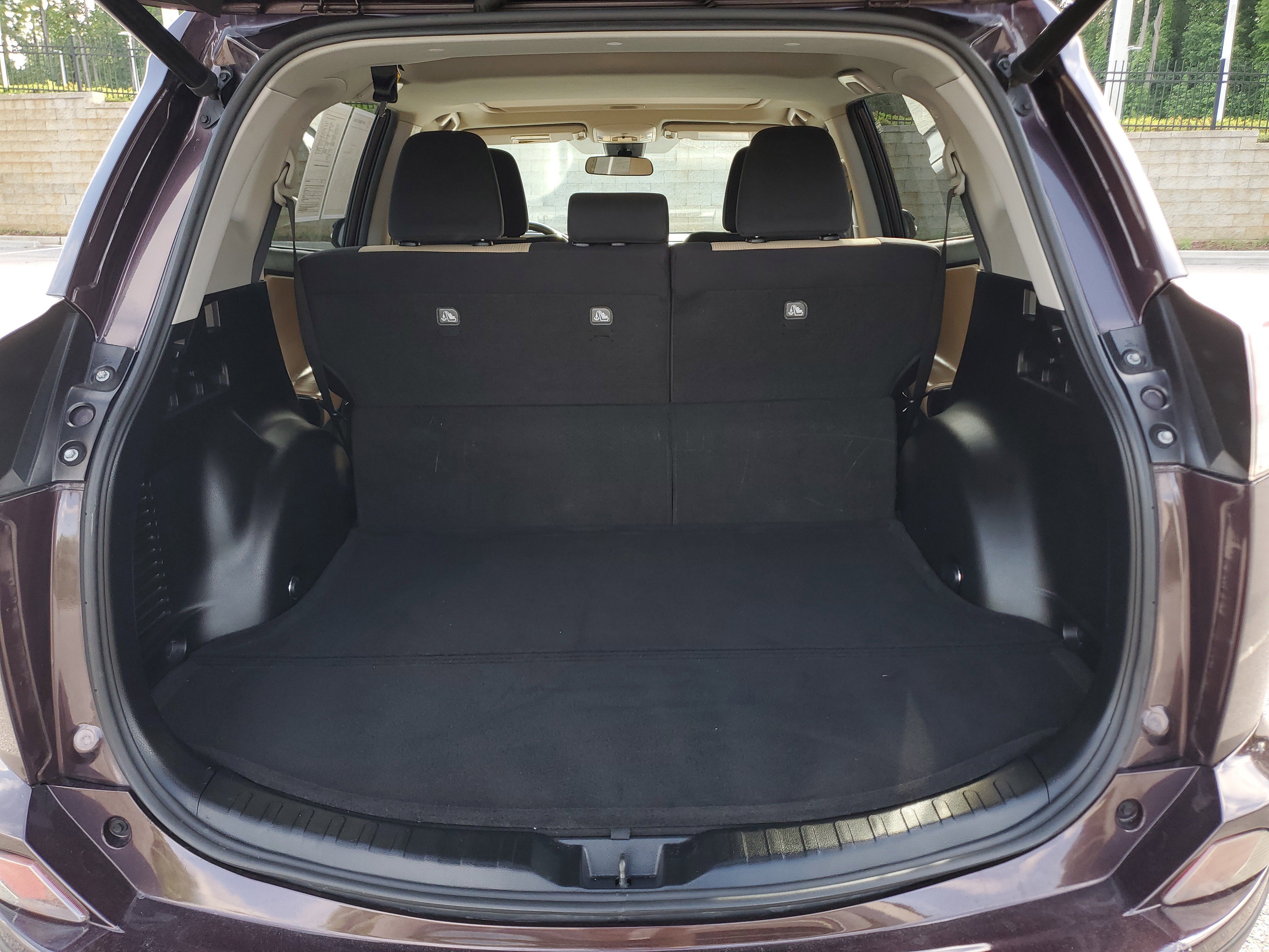 Used 2018 Toyota RAV4 XLE FWD image 9