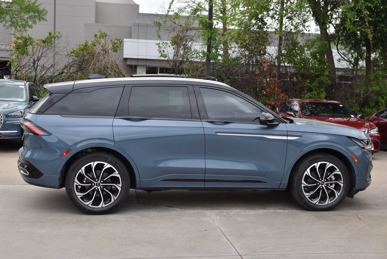 New 2026 Lincoln Nautilus Reserve AWD/4WD image 12