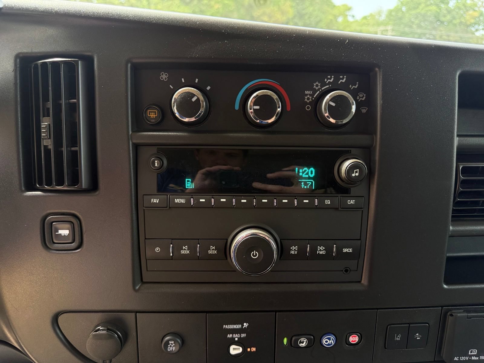 Used 2025 Chevrolet Express 3500 LT w/ LT Preferred Equipment Group RWD image 14