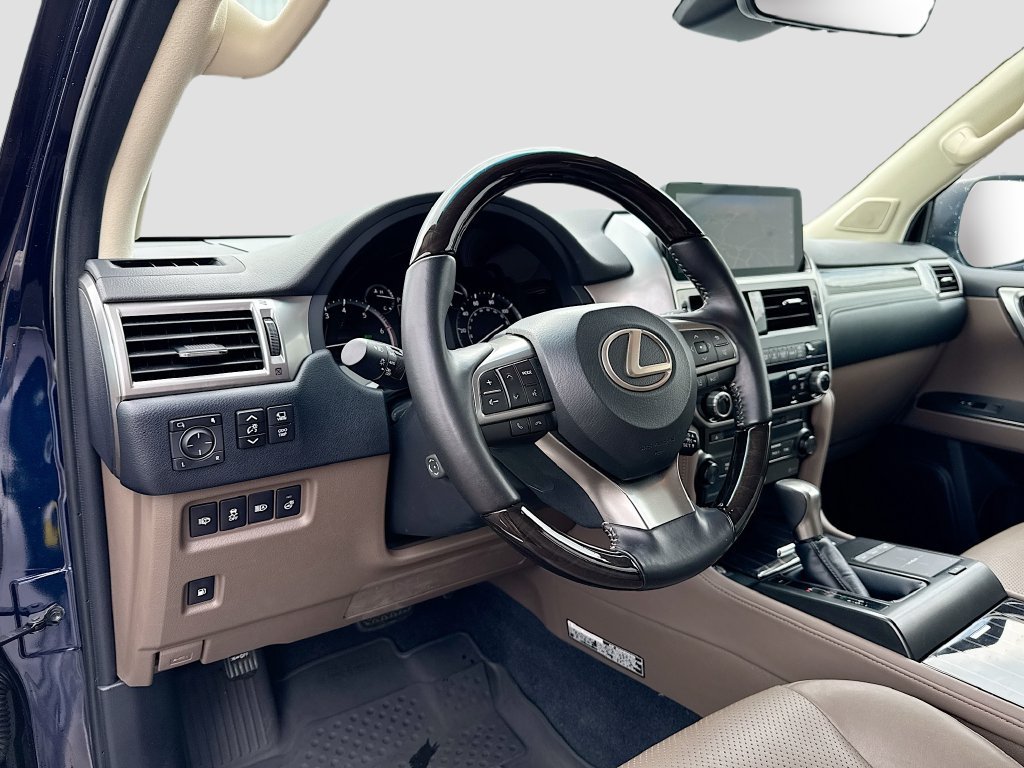 Used 2023 Lexus GX 460 Luxury w/ Accessory Package AWD/4WD image 9