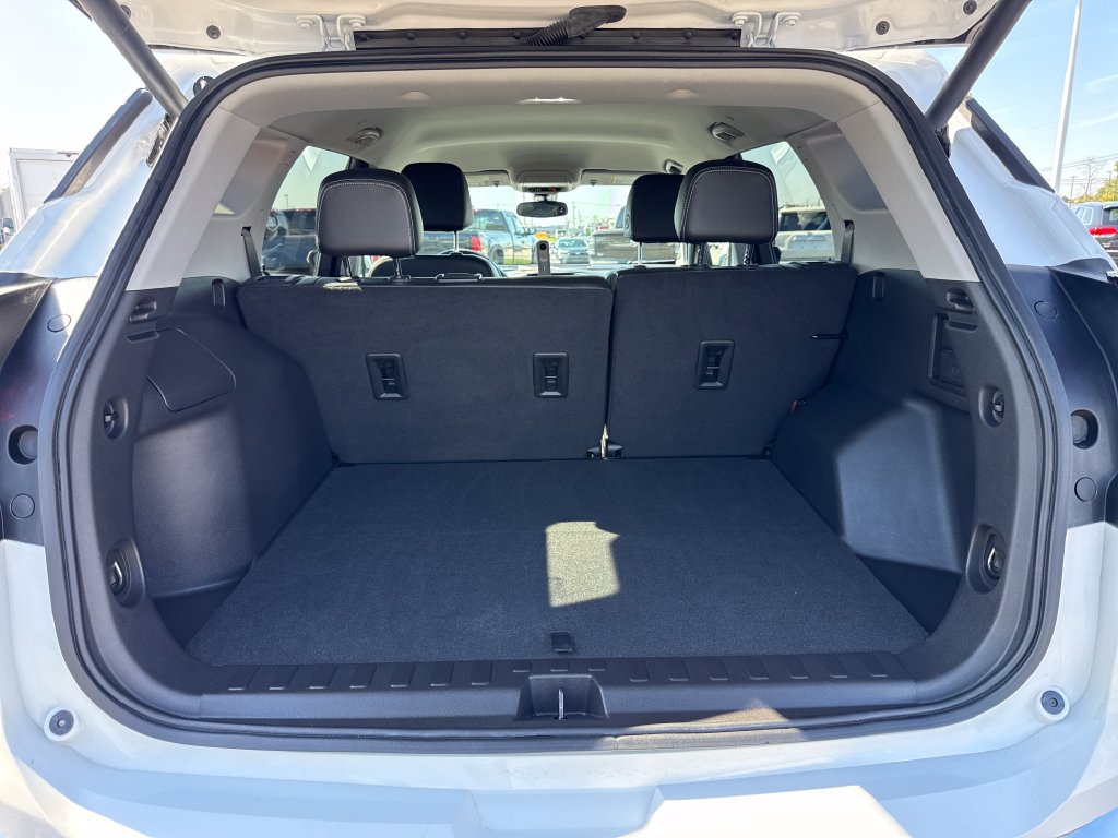 Certified 2023 GMC Terrain SLT FWD image 8