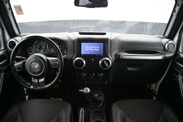 Used 2016 Jeep Wrangler Unlimited Sahara AWD/4WD image 12