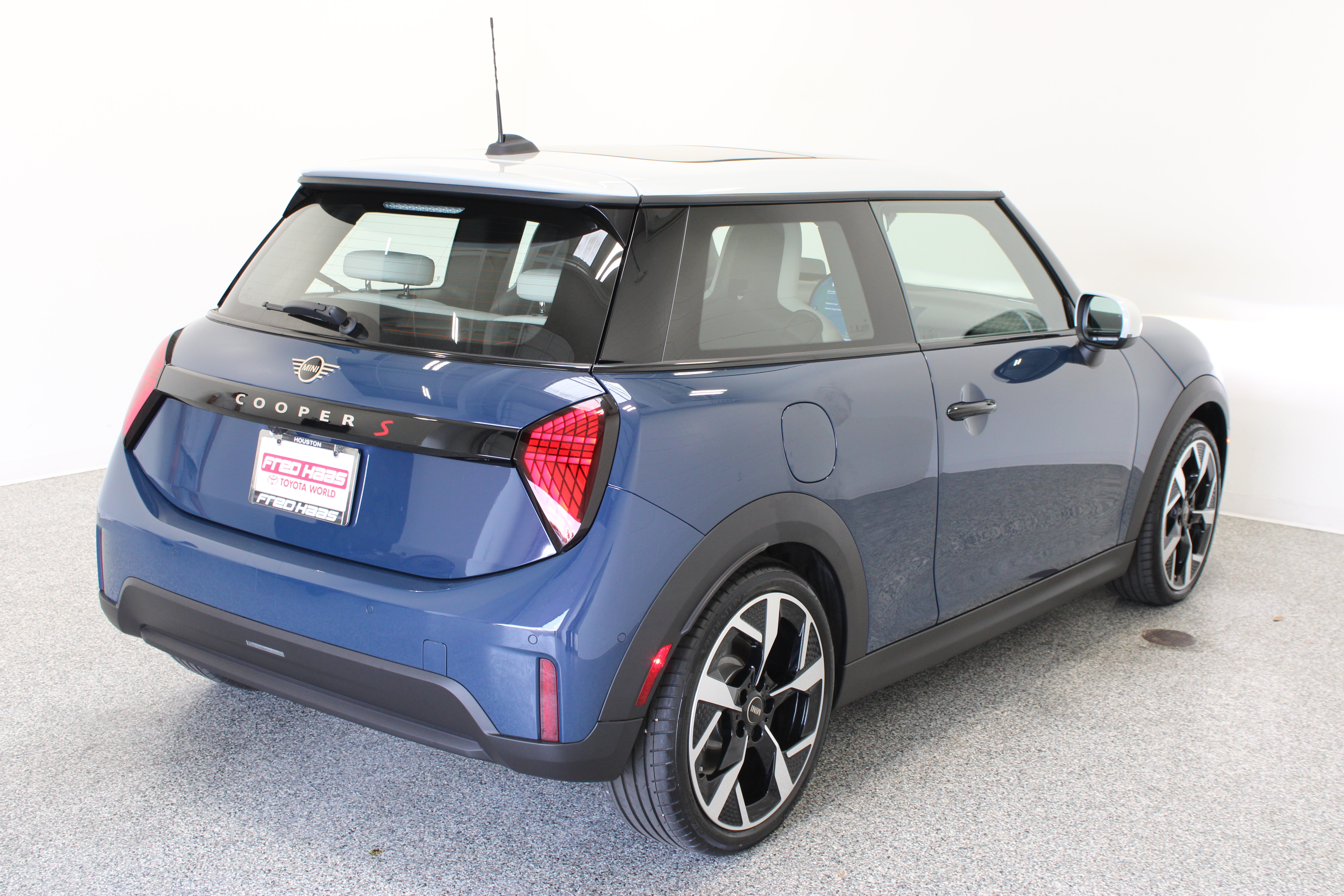 Used 2026 MINI Cooper S FWD image 7