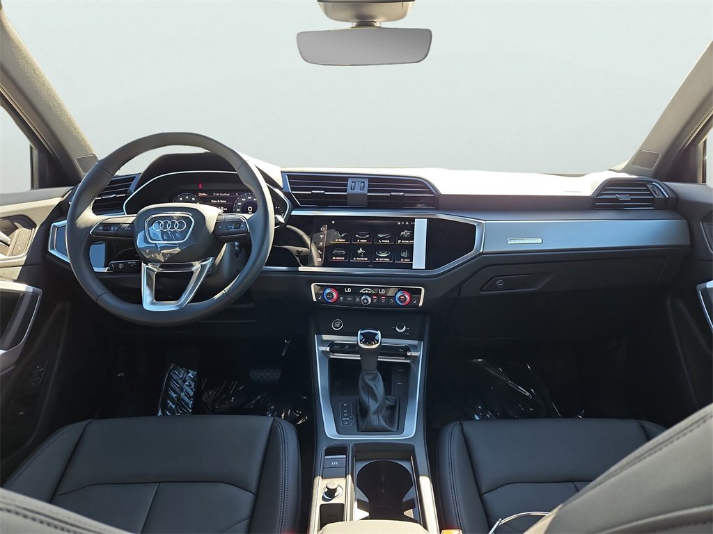 New 2025 Audi Q3 2.0T Premium image 4