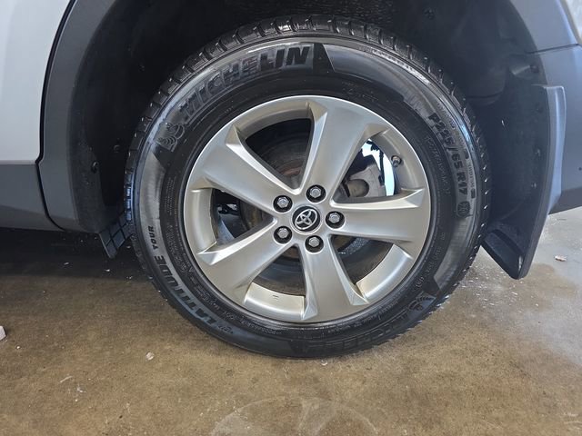 Used 2015 Toyota RAV4 XLE AWD/4WD image 31